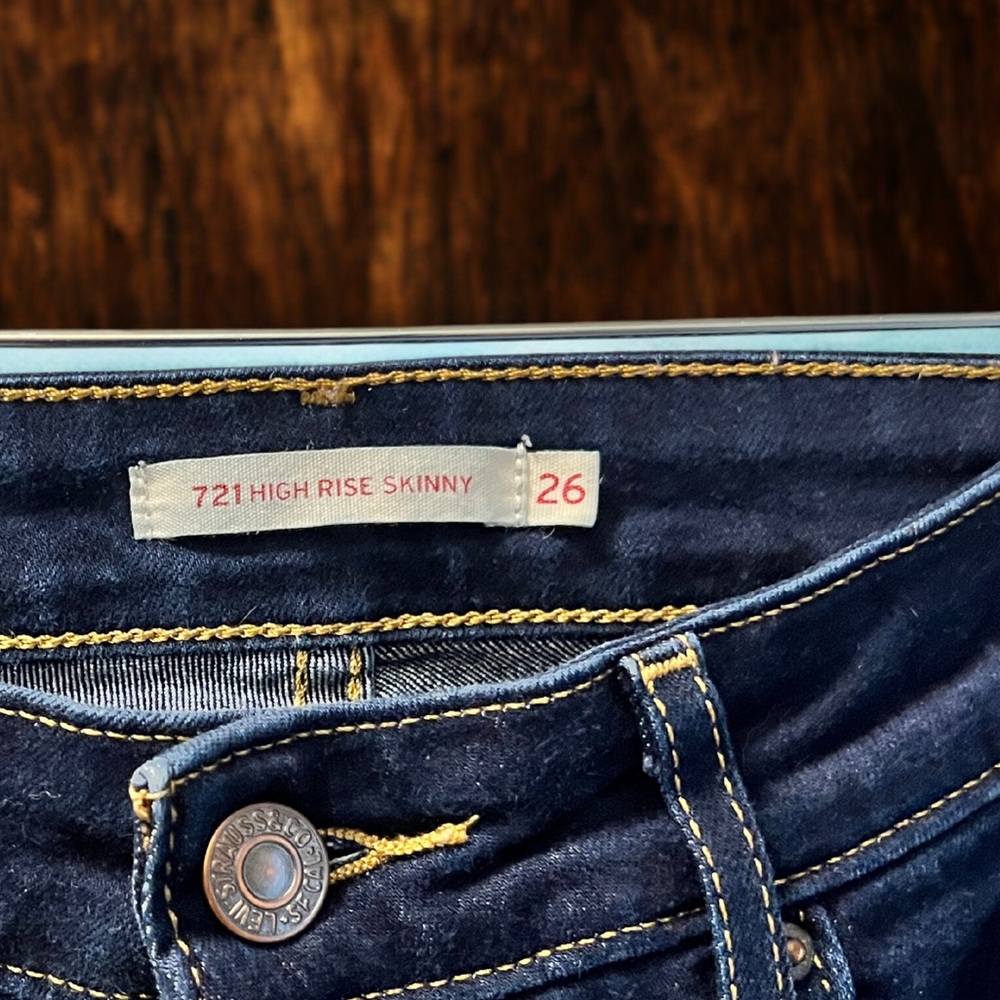 Levi’s Women’s  721 High-Rise Skinny jeans - red tag. - Picture 6 of 9